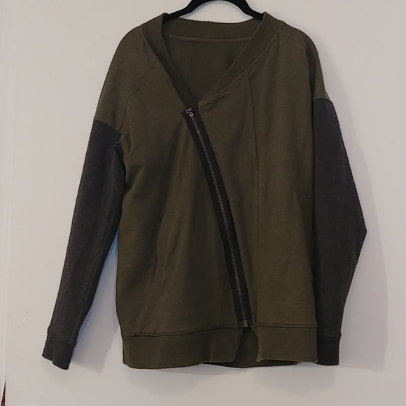 Green and gray sweatshirt/jacket - Picture 3 of 5